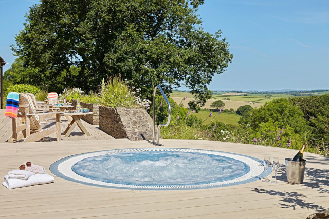 The growing popularity of UK made hot tubs among homeowners