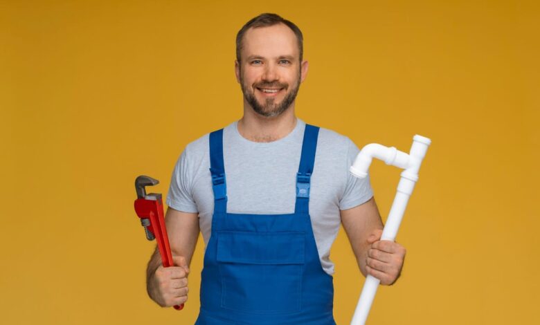 10 Early Warning Signs You Need to Call a Professional Plumber