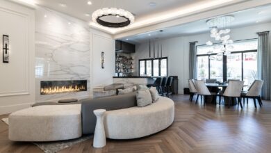 Luxurious Leather Lounge