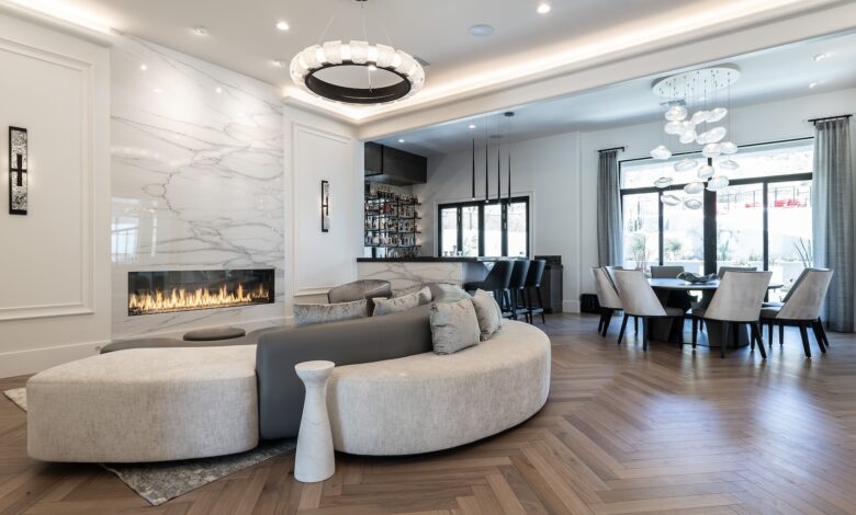 Luxurious Leather Lounge