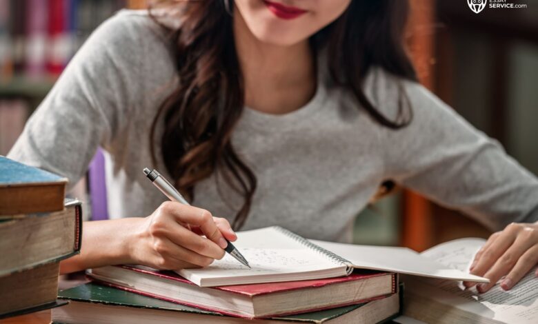 Human Writing vs AI Writing What's the Best Choice for College Essays
