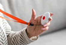 Alert Necklace for Elderly That Helps Seniors Stay Independent