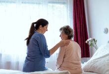 Key Qualities to Look for in an Elderly Caregiver