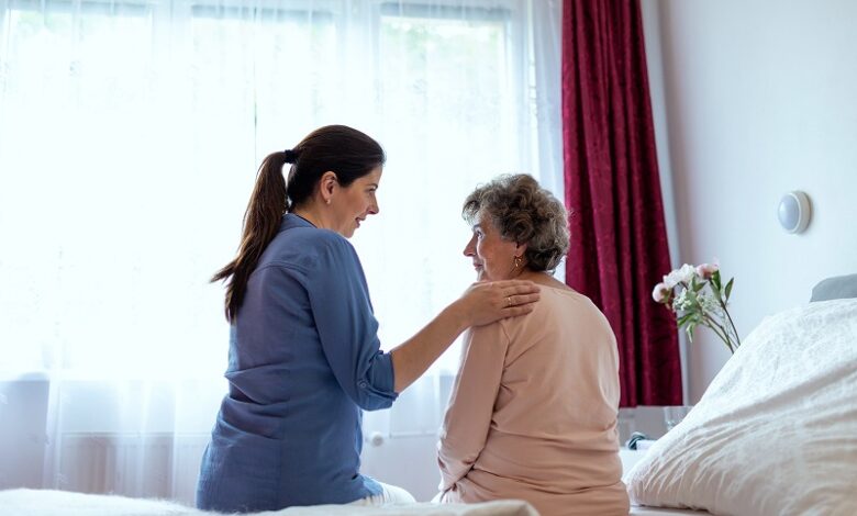 Key Qualities to Look for in an Elderly Caregiver