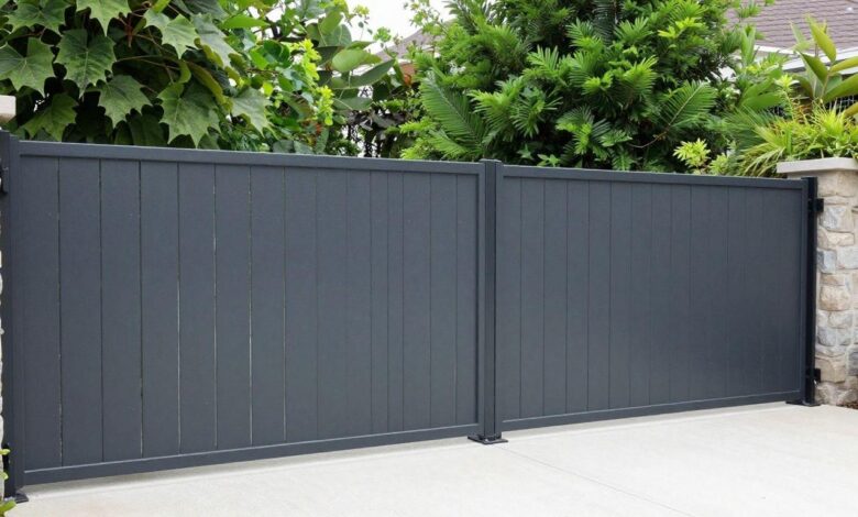 The Benefits of Pairing Composite Gates with Modern Garden Fencing
