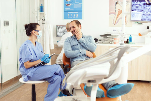 Is Your Implant Infected? Early Warning Signs & Top Actions