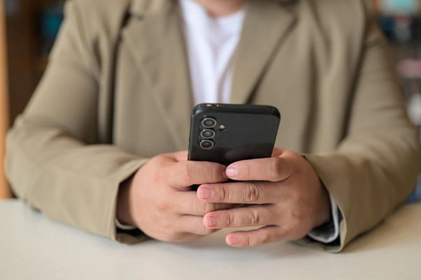Best Reverse Phone Lookup Tools for Illinois Residents in 2026