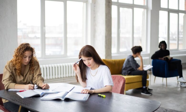 Smart Ways to Get Academic Support When Stucking on Complex Subjects