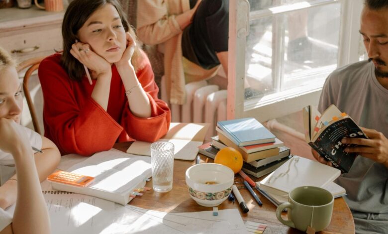 Why Many Students Struggle with College Essay Writing